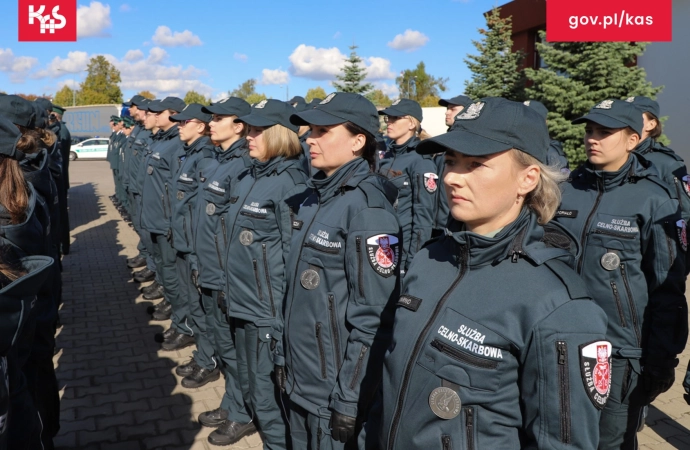 {Trwa nabór do warmińsko-mazurskiej Służby Celno-Skarbowej. Poszukiwani są kandydaci do służby w oddziałach celnych i komórkach dochodzeniowo-śledczych.}